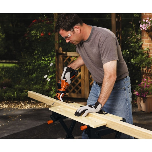 Black&Decker (GKC108-QW) 10.8V Lithium Pruning Saw