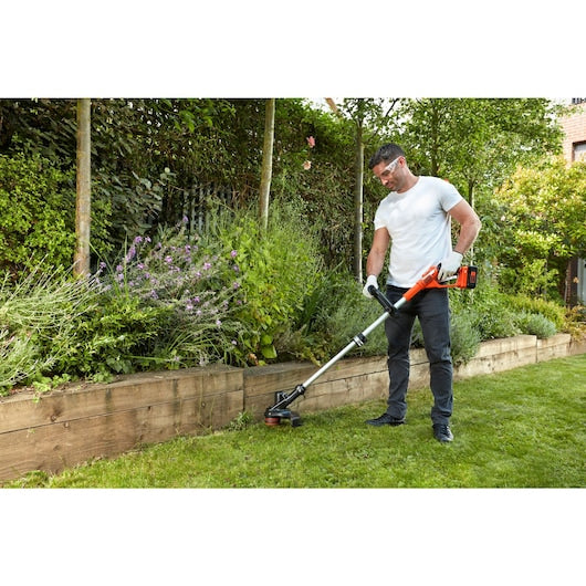 Aparador de relva sem fio Black&Decker (GLC3630LB-XJ) sem bateria (36V) (30 cm)