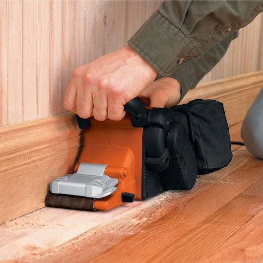 Lijadora de banda Black&Decker (KA88-QS) de 720 W, 75 mm x 533 mm, con bolsa de extracción de polvo