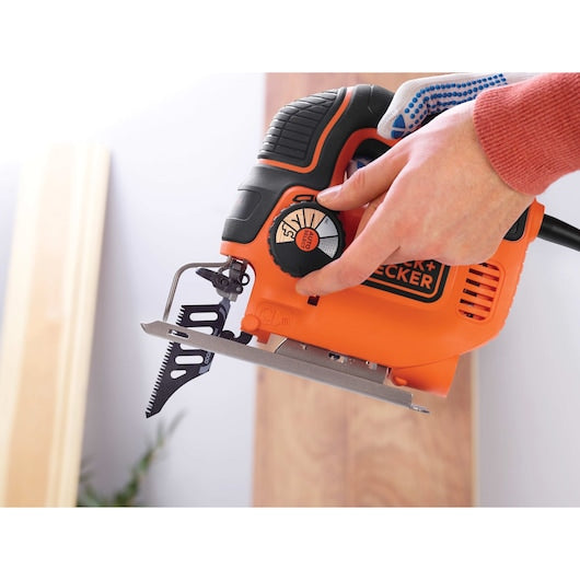 Black&Decker (KS901SEK-QS) AUTOSELECT® 620W endulum Jigsaw With Blades and Kit Box