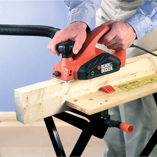 Cepilladora de rebajes Black&Decker (KW712KA-QS) de 650 W con tope paralelo y kit de herramientas
