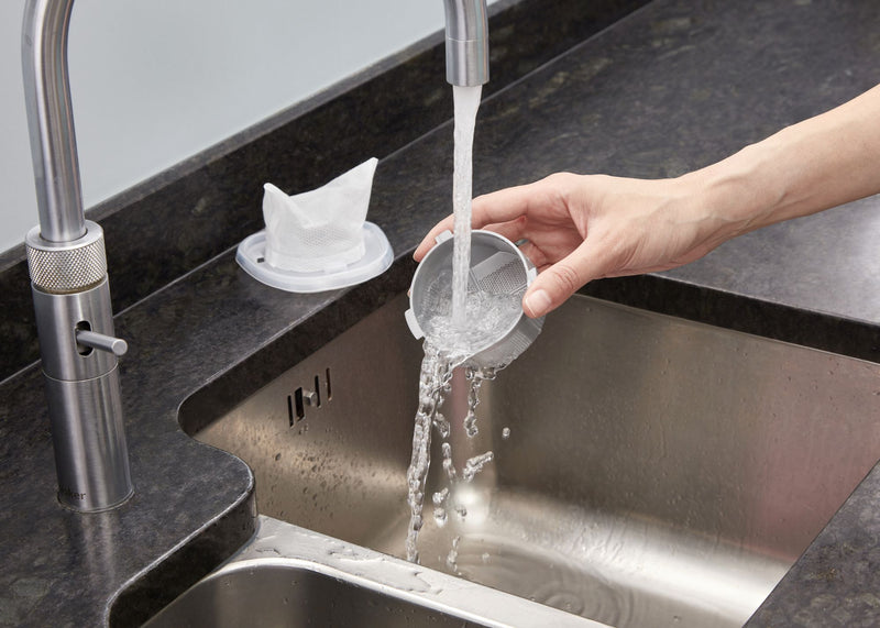 Black&Decker (NVC115WA-QW) Handheld vacuum cleaner with accessories. 3.6V power and 1.5Ah lithium battery.