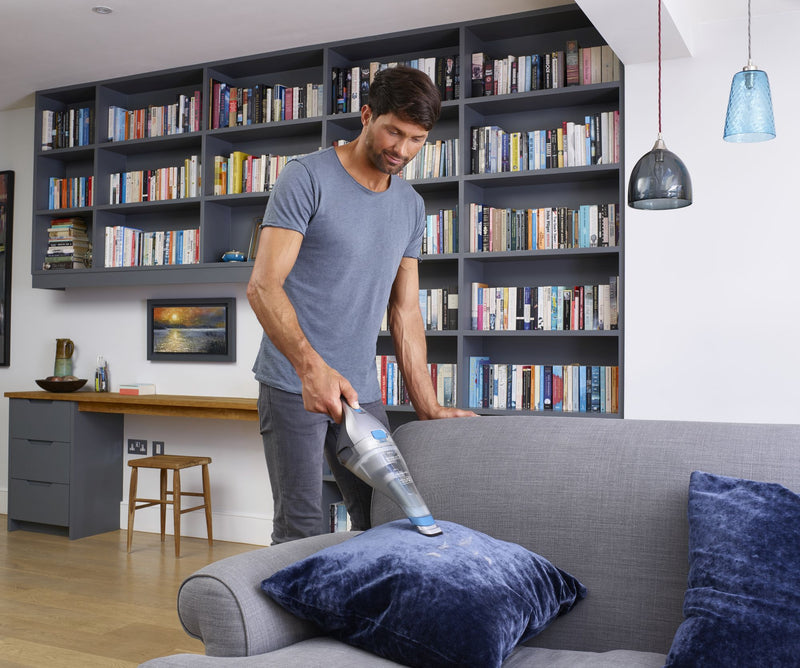 Black&Decker (NVC215WA-QW) Handheld vacuum cleaner with accessories. 7.2V power and 1.5Ah lithium battery.