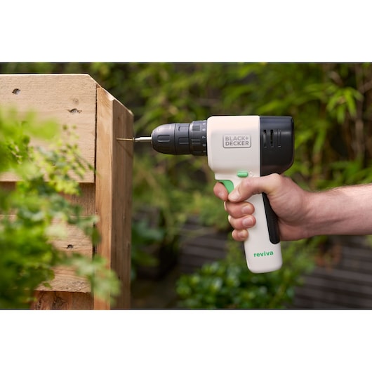 Black&Decker (REVDD12C-QW) 12V REVIVA DRILL DRIVER