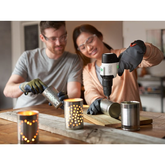 Taladro percutor inalámbrico Black & Decker® reviva™ de 12 V (REVHD12C-QW)