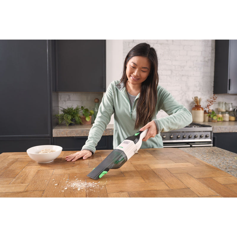 Black&Decker (REVHV8C-QW) 7.2V reviva™ Hand Vac - RETAIL