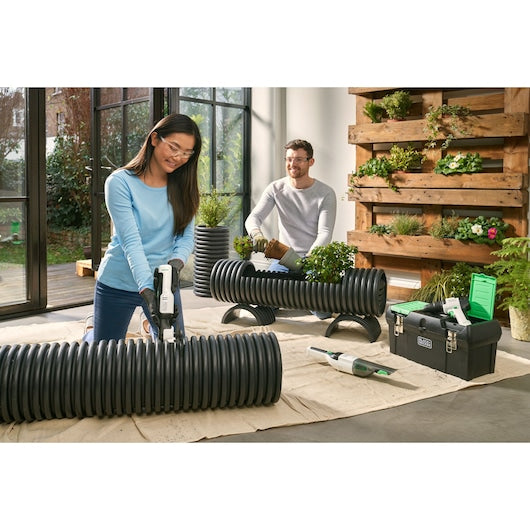 Herramienta oscilante inalámbrica Black & Decker (REVOS12C-QW) Black & Decker ® ​​reviva™ de 12 V