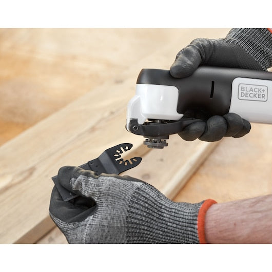 Herramienta oscilante inalámbrica Black & Decker (REVOS12C-QW) Black & Decker ® ​​reviva™ de 12 V