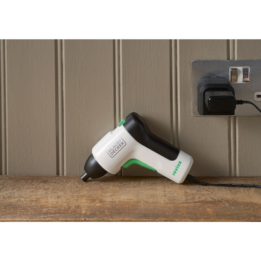 Aparafusadora sem fio Black&Decker (REVSD4C-XJ) reviva™ 3,6V