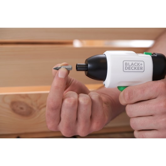 Aparafusadora sem fio Black&Decker (REVSD4C-XJ) reviva™ 3,6V