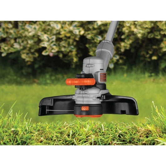 Desbrozadora inalámbrica Black&Decker (STC1820-QW) de 18 V y 2,0 Ah