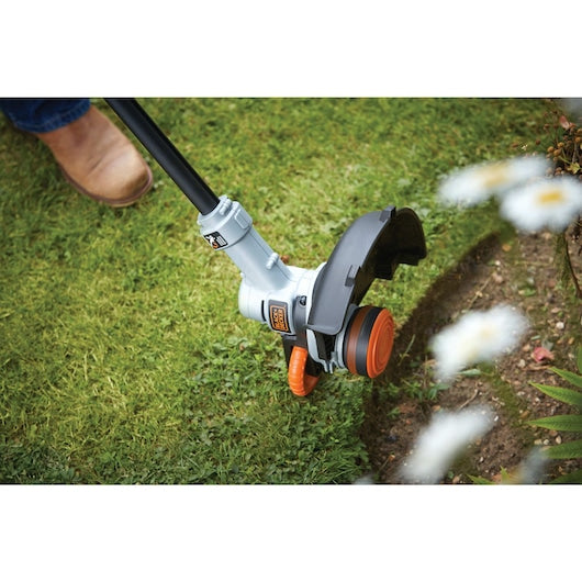 Aparador de relva sem fio Black&Decker (STC1840-QW) 18V (4,0Ah)