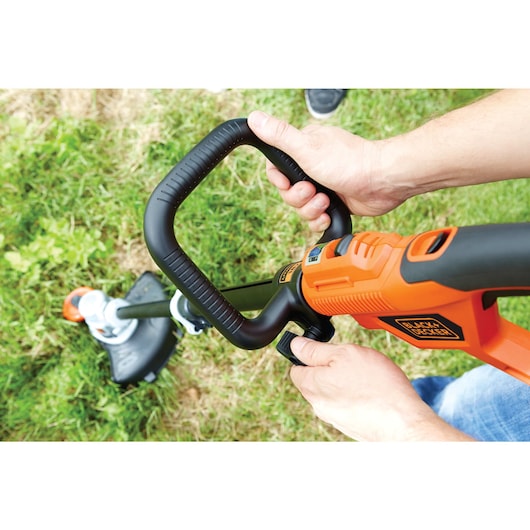 Aparador de relva sem fio Black&Decker (STC1840-QW) 18V (4,0Ah)