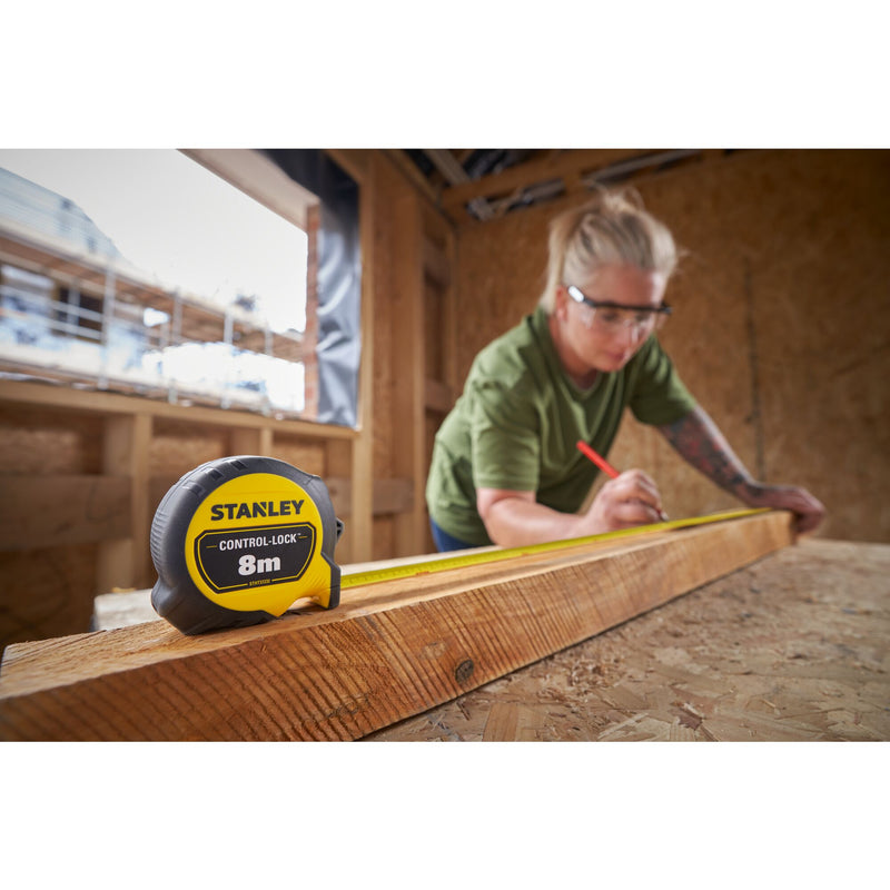Cinta métrica Stanley (STHT37232-0) CONTROL-LOCK de 8 m (25 mm de ancho)