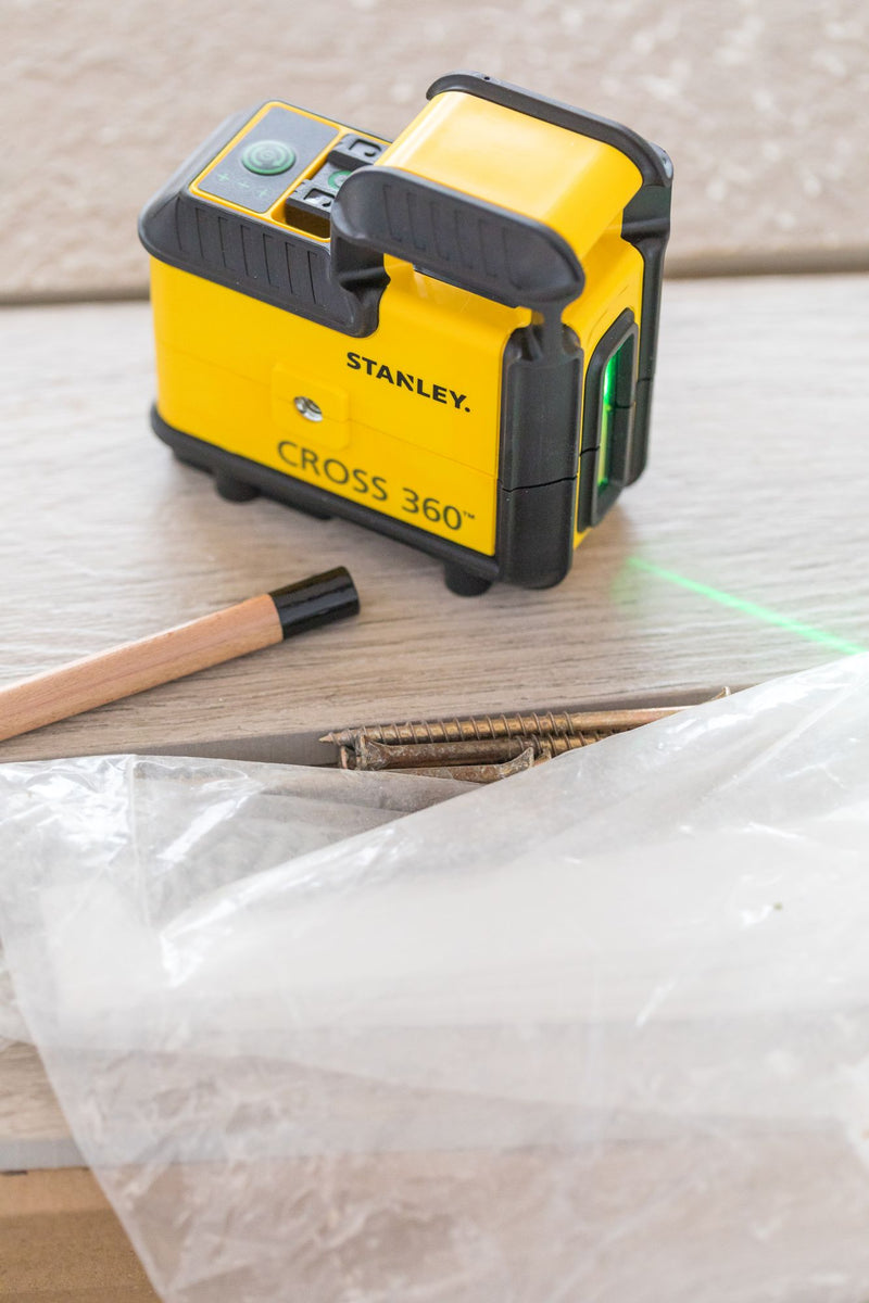 Stanley (STHT77594-1) 360º Cross Line Laser Level - Green
