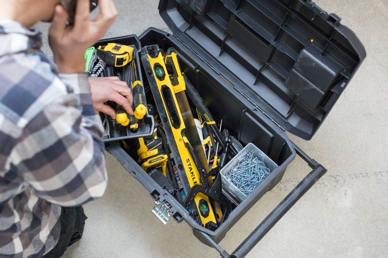 Caixa de ferramentas Stanley Essential (STST1-80150) 50L com fechos de metal