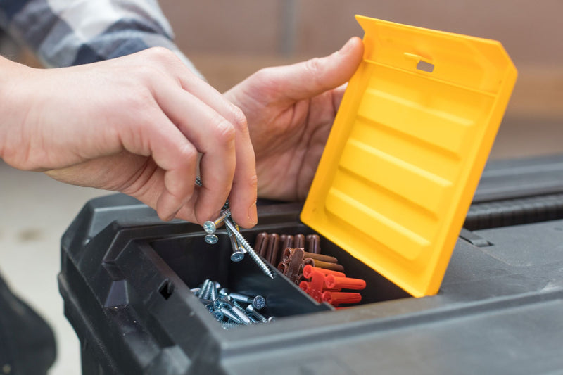 Caixa de ferramentas Stanley Essential (STST1-80150) 50L com fechos de metal