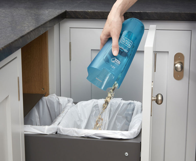 Black&Decker (WDC215WA-QW) Handheld vacuum cleaner with accessories for wet and dry surfaces. 7.2V 1.5Ah lithium power.