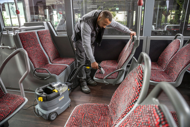 Máquina de extração por pulverização Karcher (1.100-240.0) Puzzi 8/1