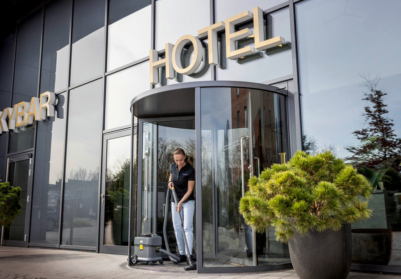 Karcher (1.355-350.0) Battery-Powered Vacuum Cleaner T 15/1 Bp ADV