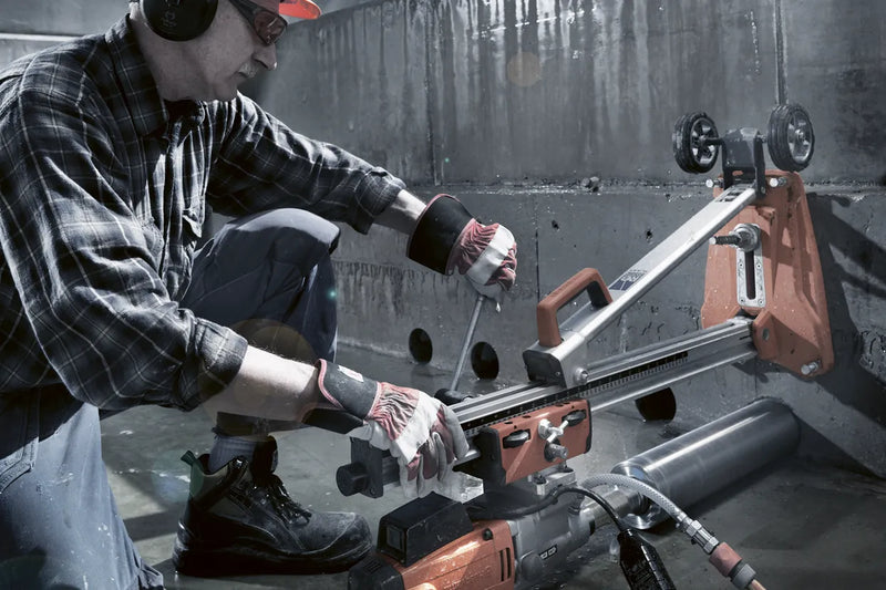 Caroteadora de Betão Husqvarna (DMS 240) + Suporte DS 250 + Tanque de Água